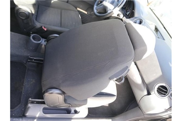 Recambio de asiento delantero derecho para mitsubishi colt cz3 berl. 3 (z30) 1.5 di-d instyle referencia OEM IAM 6911A204XA  