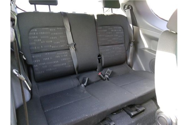 Recambio de asientos traseros para mitsubishi colt cz3 berl. 3 (z30) 1.5 di-d instyle referencia OEM IAM 6912A125  