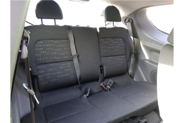 Recambio de asientos traseros para mitsubishi colt cz3 berl. 3 (z30) 1.5 di-d instyle referencia OEM IAM 6912A125  
