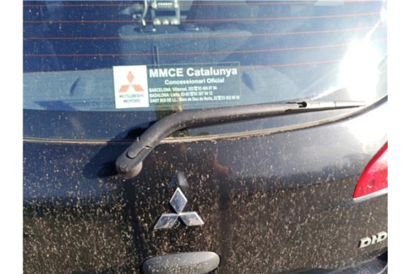 Recambio de brazo limpiaparabrisas trasero para mitsubishi colt cz3 berl. 3 (z30) 1.5 di-d instyle referencia OEM IAM MN152108  