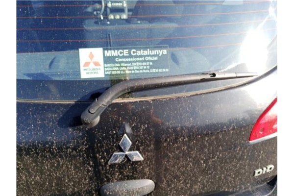 Recambio de brazo limpiaparabrisas trasero para mitsubishi colt cz3 berl. 3 (z30) 1.5 di-d instyle referencia OEM IAM MN152108  