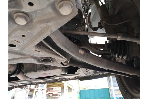 Recambio de brazo suspension delantero derecho para mitsubishi colt cz3 berl. 3 (z30) 1.5 di-d instyle referencia OEM IAM 4013A1