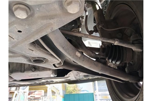 Recambio de brazo suspension delantero derecho para mitsubishi colt cz3 berl. 3 (z30) 1.5 di-d instyle referencia OEM IAM 4013A1