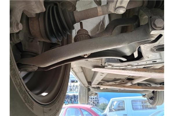 Recambio de brazo suspension delantero derecho para mitsubishi colt cz3 berl. 3 (z30) 1.5 di-d instyle referencia OEM IAM 4013A1