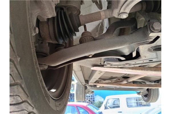 Recambio de brazo suspension delantero derecho para mitsubishi colt cz3 berl. 3 (z30) 1.5 di-d instyle referencia OEM IAM 4013A1