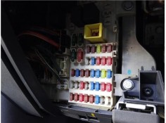 Recambio de caja fusibles/rele para mitsubishi colt cz3 berl. 3 (z30) 1.5 di-d instyle referencia OEM IAM MN108320  