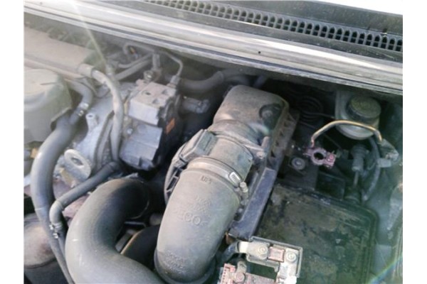 Recambio de carcasa filtro aire para mitsubishi colt cz3 berl. 3 (z30) 1.5 di-d instyle referencia OEM IAM MN130296 MN130297 