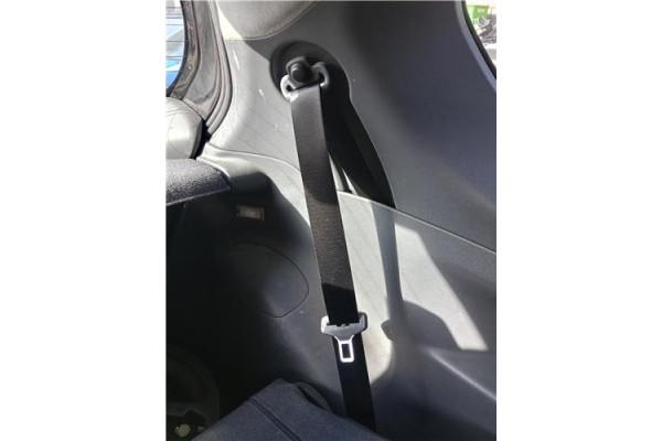 Recambio de cinturon seguridad trasero izquierdo para mitsubishi colt cz3 berl. 3 (z30) 1.5 di-d instyle referencia OEM IAM MN10