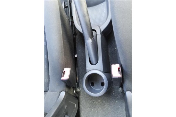 Recambio de consola para mitsubishi colt cz3 berl. 3 (z30) 1.5 di-d instyle referencia OEM IAM 8011A288HA  