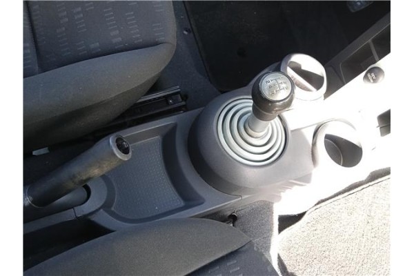 Recambio de consola para mitsubishi colt cz3 berl. 3 (z30) 1.5 di-d instyle referencia OEM IAM 8011A288HA  