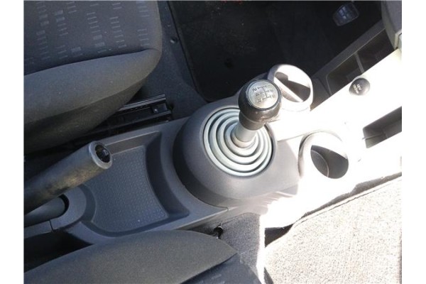 Recambio de consola para mitsubishi colt cz3 berl. 3 (z30) 1.5 di-d instyle referencia OEM IAM 8011A288HA  