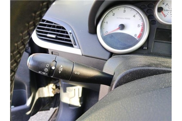 Recambio de mando intermitencia para peugeot 207 sw 1.6 hdi referencia OEM IAM 6242P3  