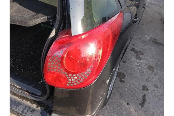 Recambio de piloto trasero derecho para peugeot 207 sw 1.6 hdi referencia OEM IAM 6351CT  