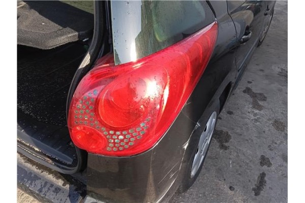 Recambio de piloto trasero derecho para peugeot 207 sw 1.6 hdi referencia OEM IAM 6351CT  