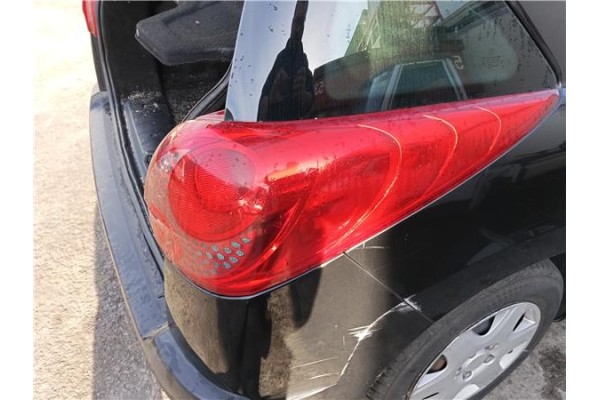 Recambio de piloto trasero derecho para peugeot 207 sw 1.6 hdi referencia OEM IAM 6351CT  