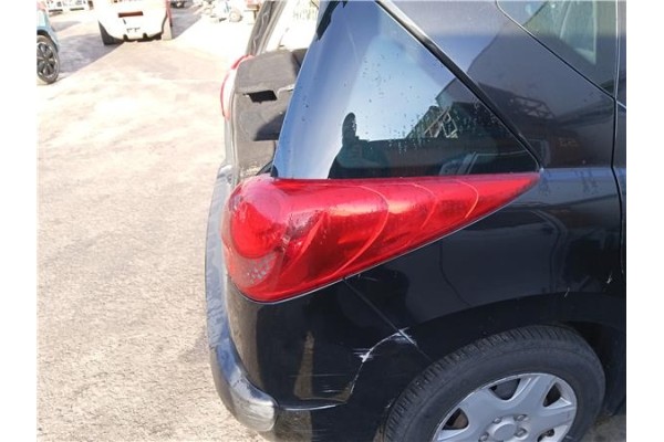 Recambio de piloto trasero derecho para peugeot 207 sw 1.6 hdi referencia OEM IAM 6351CT  