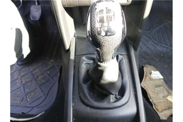 Recambio de pomo palanca cambio para peugeot 207 sw 1.6 hdi referencia OEM IAM 2403CN 2403P2 