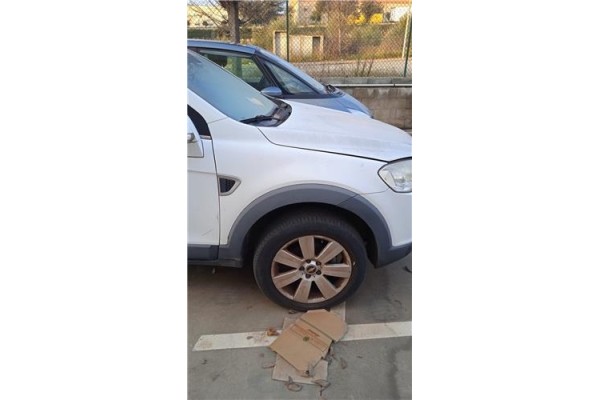 Recambio de aleta delantero derecha para chevrolet captiva 2.0 d referencia OEM IAM   
