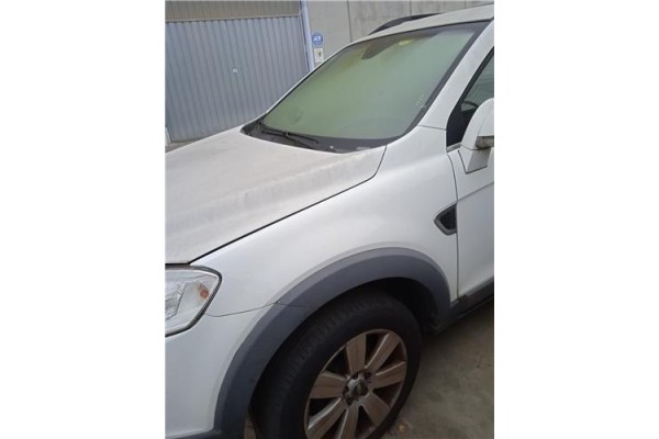 Recambio de aleta delantero izquierda para chevrolet captiva 2.0 d referencia OEM IAM   