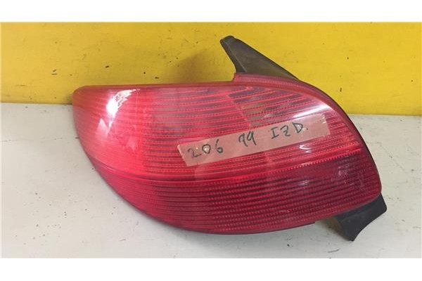Recambio de piloto trasero izquierdo para peugeot 206 berlina (1998) 1.9 d referencia OEM IAM   