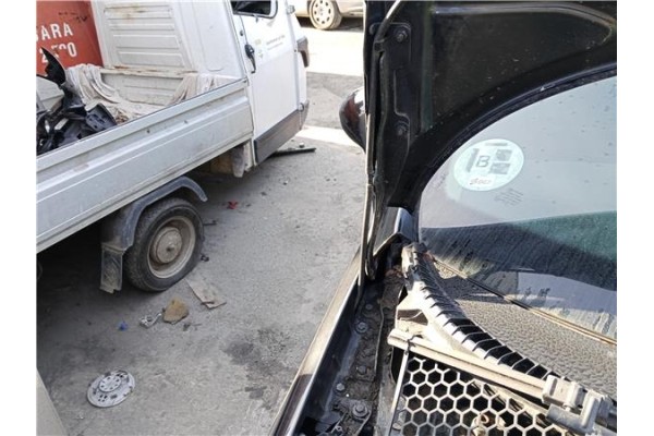 Recambio de bisagra capo derecha para peugeot 207 sw 1.6 hdi referencia OEM IAM 791298  