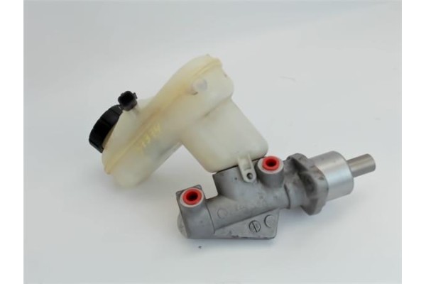 Recambio de bomba freno para renault twingo ii 1.2 authentique referencia OEM IAM 8200403300  