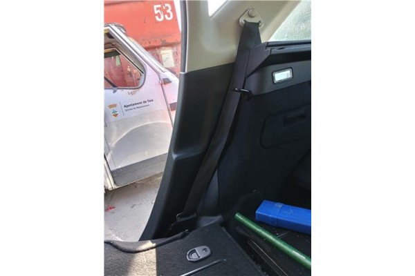 Recambio de cinturon seguridad trasero derecho para peugeot 207 sw 1.6 hdi referencia OEM IAM 8975J8  