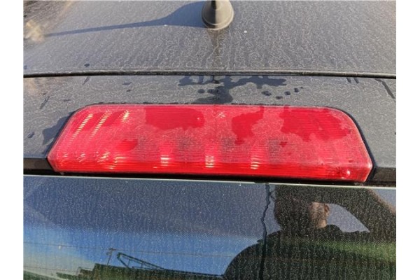 Recambio de luz central de freno para peugeot 207 sw 1.6 hdi referencia OEM IAM 6350CK  