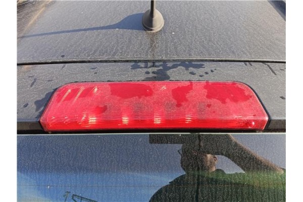 Recambio de luz central de freno para peugeot 207 sw 1.6 hdi referencia OEM IAM 6350CK  