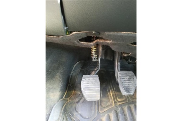 Recambio de pedal embrague para peugeot 207 sw 1.6 hdi referencia OEM IAM 2127EF  