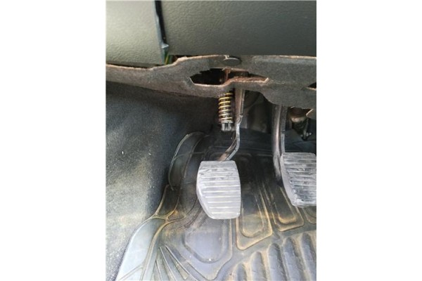 Recambio de pedal embrague para peugeot 207 sw 1.6 hdi referencia OEM IAM 2127EF  