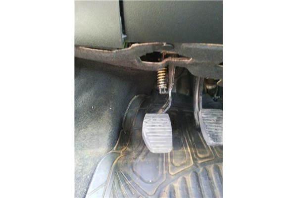 Recambio de pedal embrague para peugeot 207 sw 1.6 hdi referencia OEM IAM 2127EF  