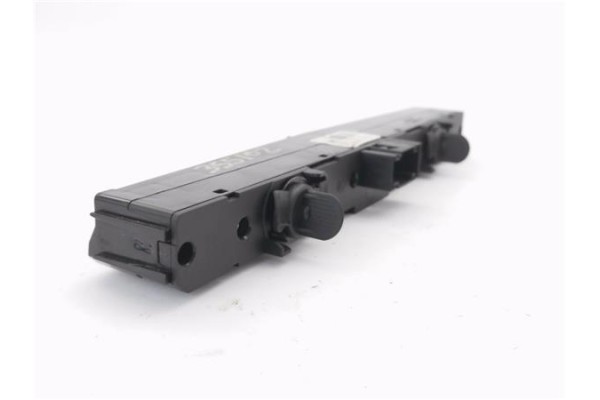 Recambio de interruptor luces emergencia para opel astra h gtc 1.9 cdti referencia OEM IAM   