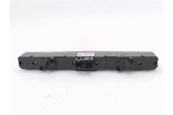 Recambio de interruptor luces emergencia para opel astra h gtc 1.9 cdti referencia OEM IAM   