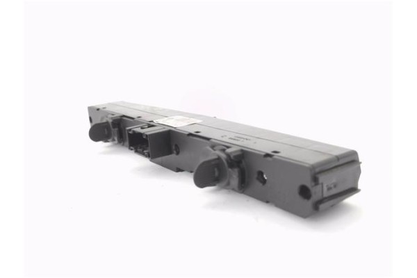 Recambio de interruptor luces emergencia para opel astra h gtc 1.9 cdti referencia OEM IAM   