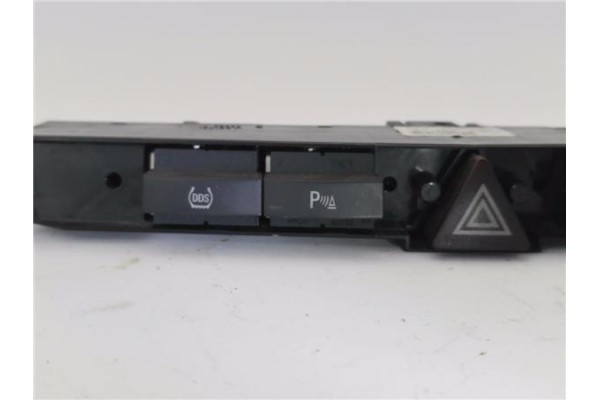 Recambio de interruptor luces emergencia para opel astra h gtc 1.9 cdti referencia OEM IAM   
