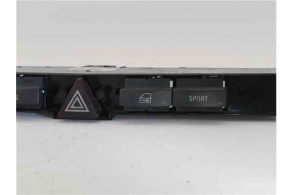 Recambio de interruptor luces emergencia para opel astra h gtc 1.9 cdti referencia OEM IAM   