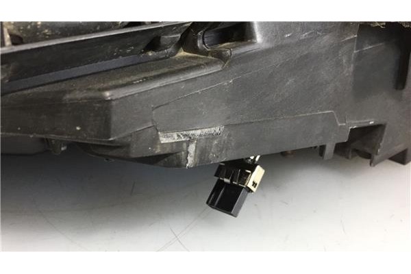 Recambio de faro delantero izquierdo para audi a4 avant (8e) 2.0 tdi 16v referencia OEM IAM 8E0941029AS  