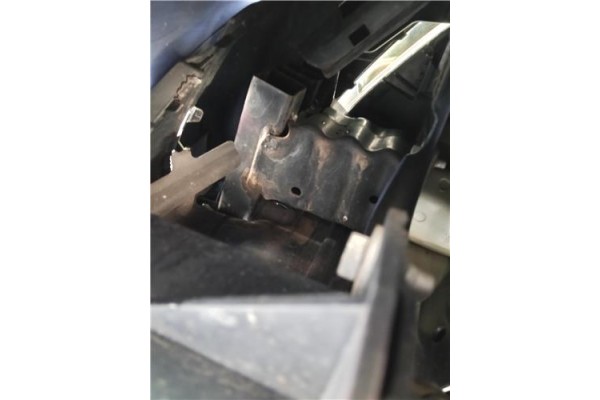 Recambio de refuerzo paragolpes para peugeot 207 sw 1.6 hdi referencia OEM IAM 7414PQ  