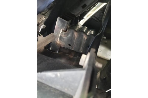 Recambio de refuerzo paragolpes para peugeot 207 sw 1.6 hdi referencia OEM IAM 7414PQ  