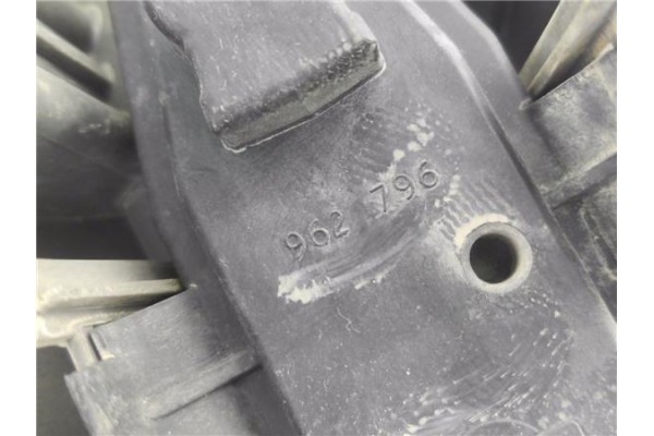 Recambio de piloto trasero derecho para nissan vanette cargo (hc23) 2.3 d referencia OEM IAM 962796  