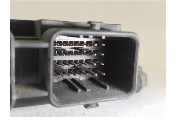 Recambio de centralita para peugeot 206 1.6 hdi 110 referencia OEM IAM 9656596680 281011560 