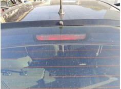 LUZ CENTRAL DE FRENO MR957377 