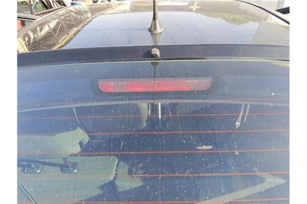 Recambio de luz central de freno para mitsubishi colt cz3 berl. 3 (z30) 1.5 di-d instyle referencia OEM IAM MR957377  