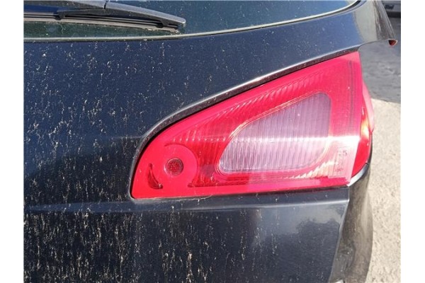 Recambio de piloto porton trasero derecho para mitsubishi colt cz3 berl. 3 (z30) 1.5 di-d instyle referencia OEM IAM 8336A042  