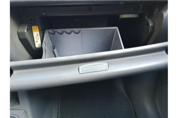 Recambio de guantera salpicadero para mitsubishi colt cz3 berl. 3 (z30) 1.5 di-d instyle referencia OEM IAM MN140025HA  