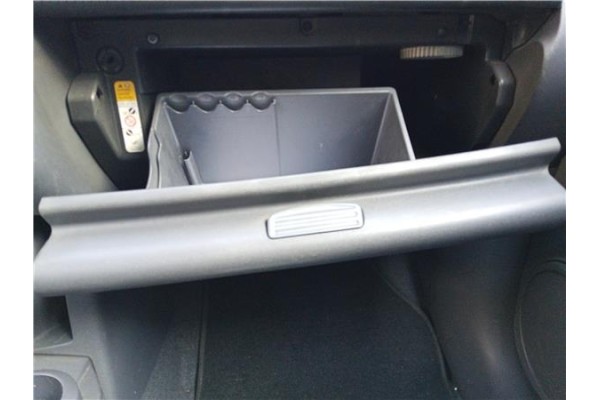 Recambio de guantera salpicadero para mitsubishi colt cz3 berl. 3 (z30) 1.5 di-d instyle referencia OEM IAM MN140025HA  