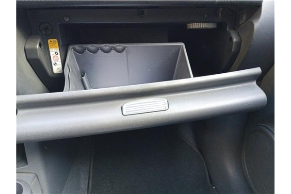 Recambio de guantera salpicadero para mitsubishi colt cz3 berl. 3 (z30) 1.5 di-d instyle referencia OEM IAM MN140025HA  