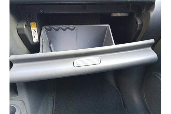 Recambio de guantera salpicadero para mitsubishi colt cz3 berl. 3 (z30) 1.5 di-d instyle referencia OEM IAM MN140025HA  