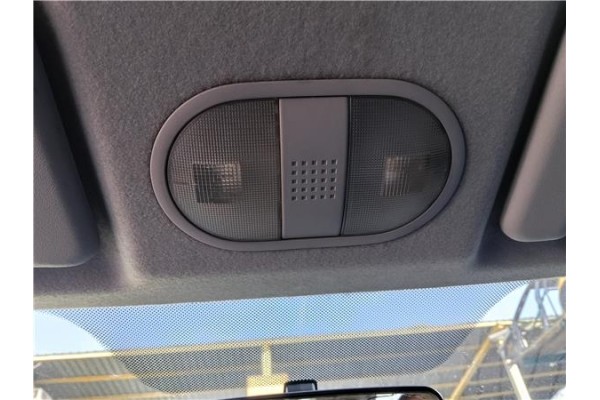 Recambio de luz delantero central techo para mitsubishi colt cz3 berl. 3 (z30) 1.5 di-d instyle referencia OEM IAM MR951589HA  